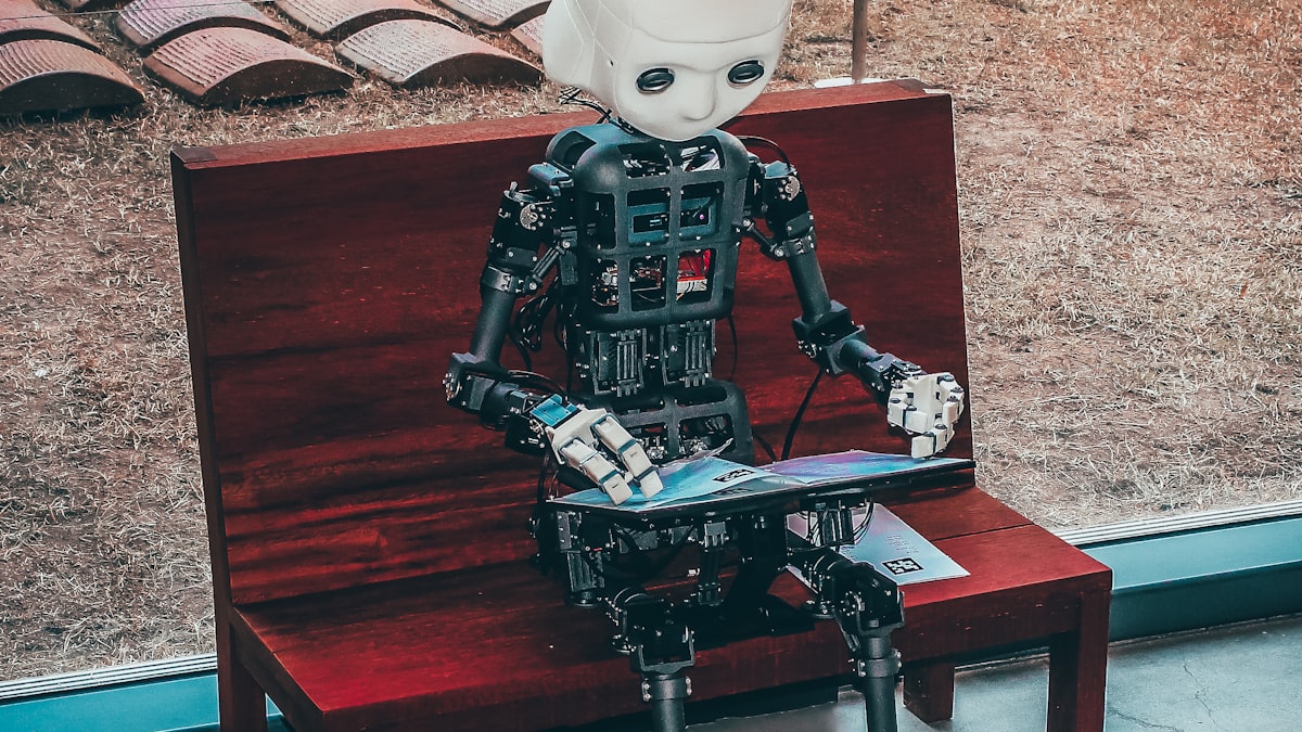 滑走路に立つヒューマノイド:日本航空が羽田で挑む、空港版ロボット実証実験のすべて