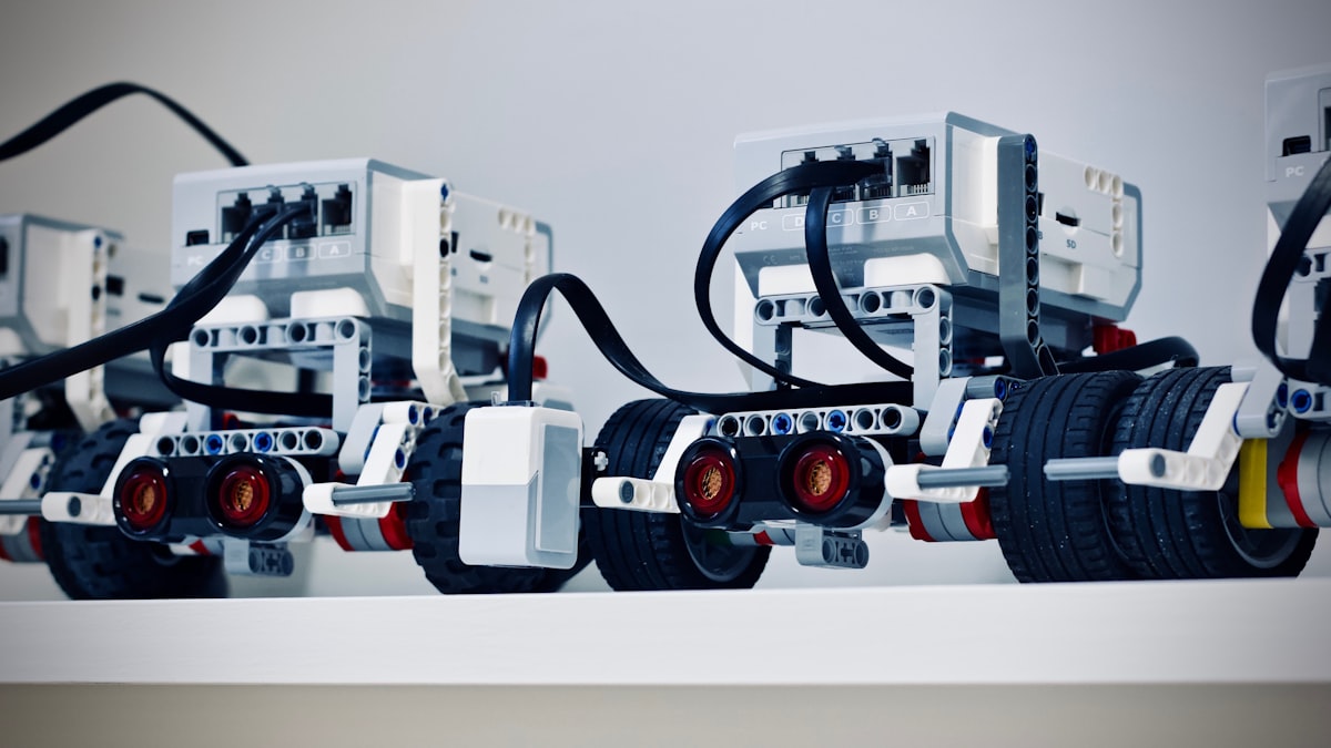 国産ヒューマノイド量産へ:三菱の月産1000体と、2040年ロボット1000万体を掲げる日本の国家戦略