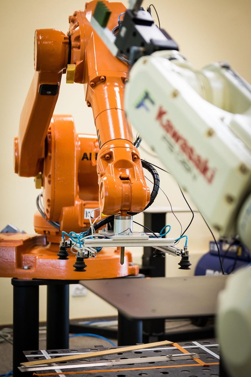 人型ロボットだけでなく、工場の生産ラインを支える産業用ロボットも、人手不足を補う重要な担い手となっています。