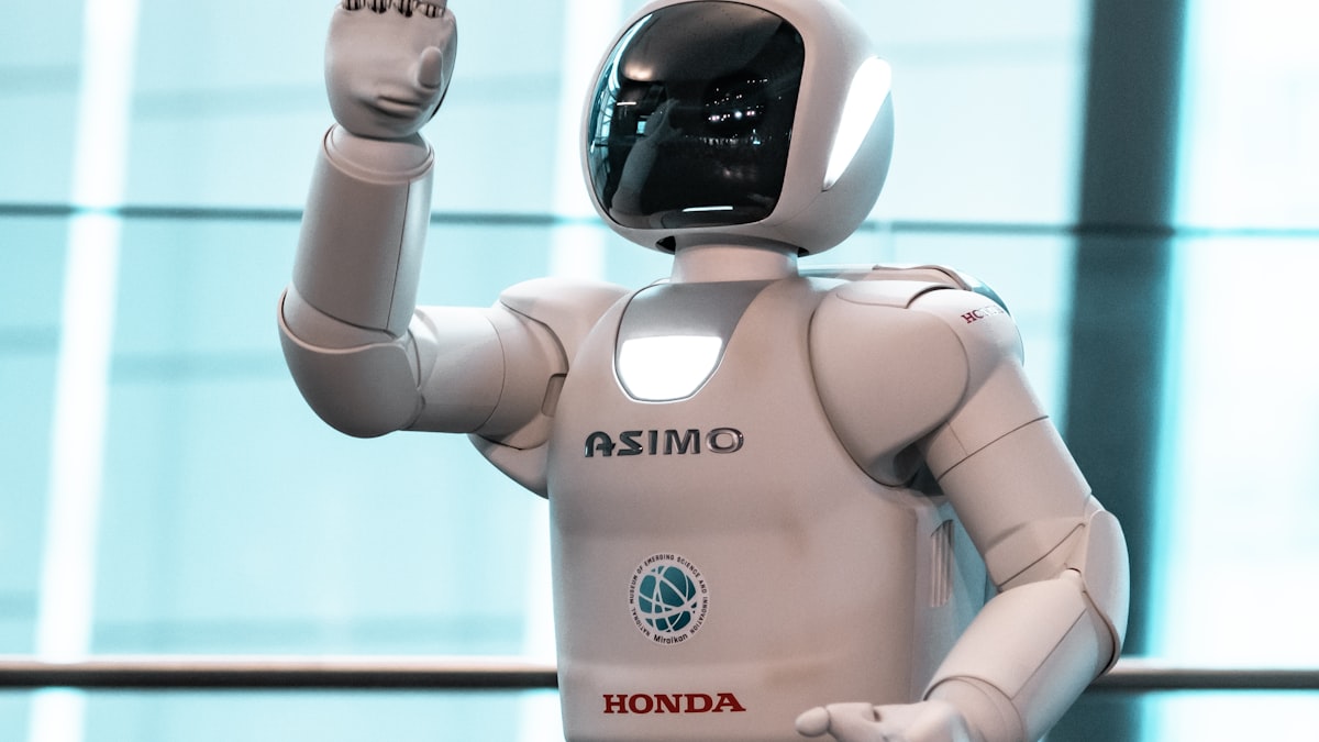 人型ロボットは実験室から工場や職場へと活躍の場を広げつつある。
